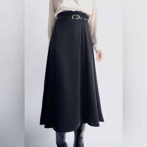 Elegant Black A-Line Skirt. MIDI SKIRT WITH BELT

. WOW